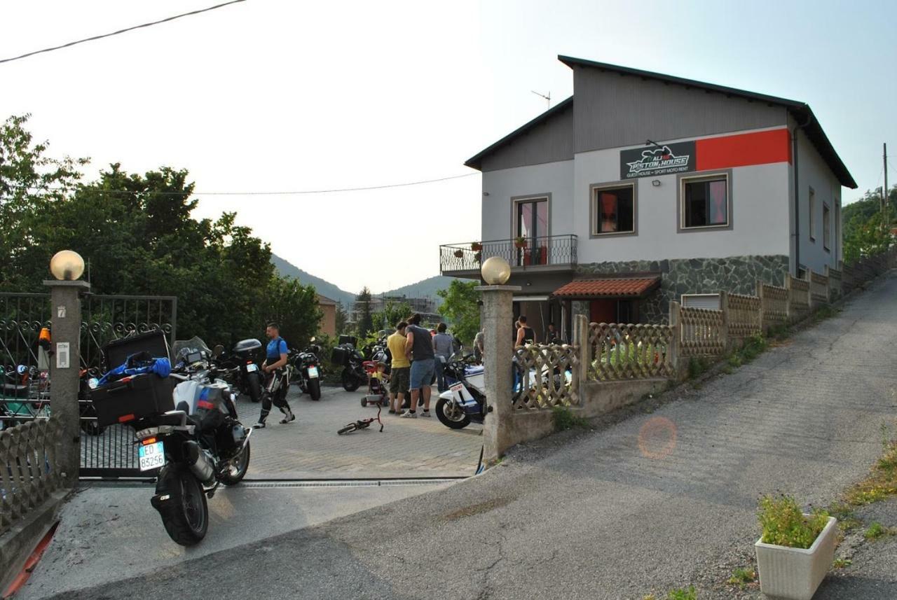 Italian Piston House Sport Moto Rent Bed and Breakfast Millesimo Exteriör bild