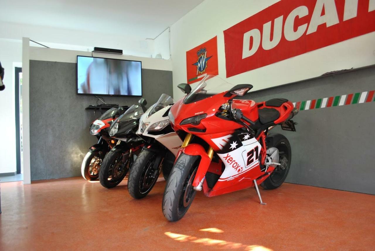 Italian Piston House Sport Moto Rent Bed and Breakfast Millesimo Exteriör bild