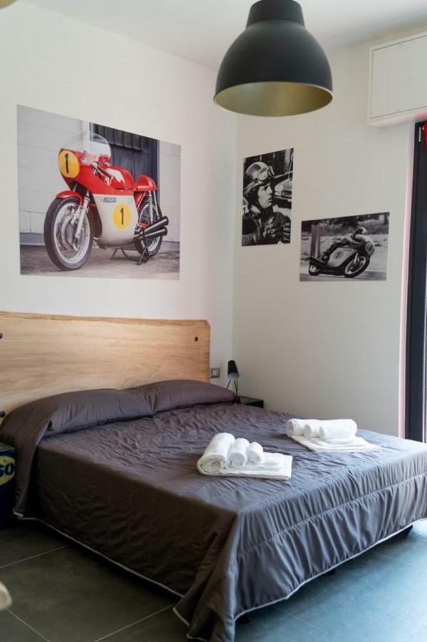 Italian Piston House Sport Moto Rent Bed and Breakfast Millesimo Exteriör bild