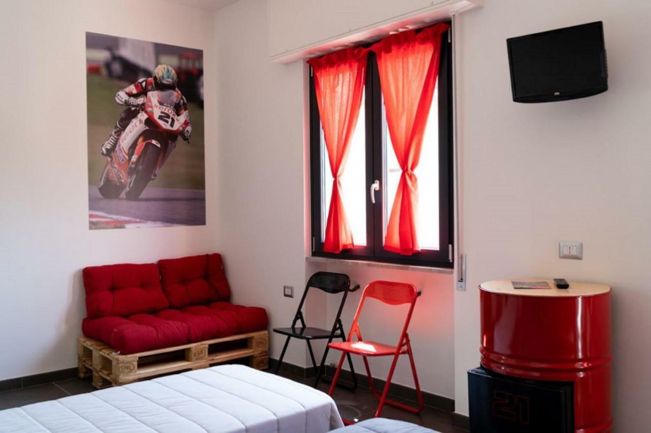 Italian Piston House Sport Moto Rent Bed and Breakfast Millesimo Exteriör bild