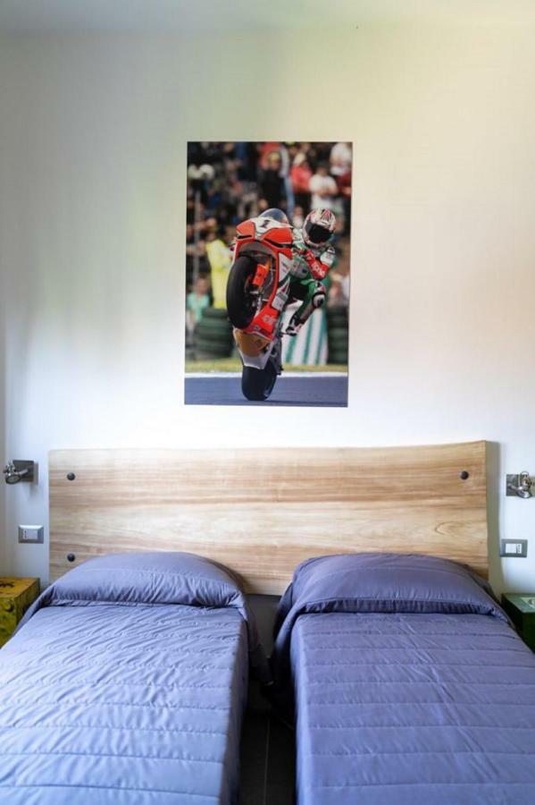 Italian Piston House Sport Moto Rent Bed and Breakfast Millesimo Exteriör bild